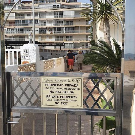 First Line Apartment With 3 Bedrooms And Seaviews Benidorm Exteriör bild
