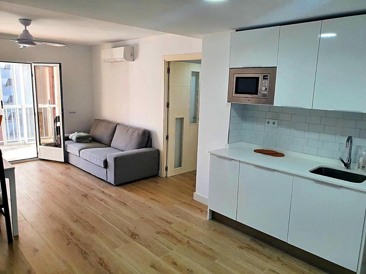 First Line Apartment With 3 Bedrooms And Seaviews Benidorm Exteriör bild