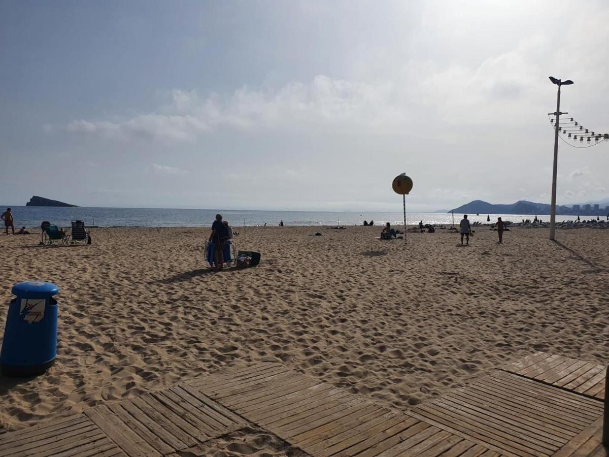 First Line Apartment With 3 Bedrooms And Seaviews Benidorm Exteriör bild