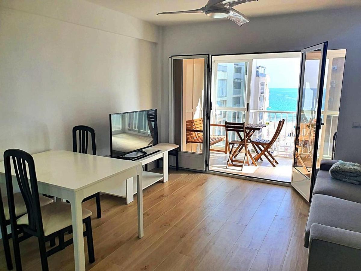 First Line Apartment With 3 Bedrooms And Seaviews Benidorm Exteriör bild