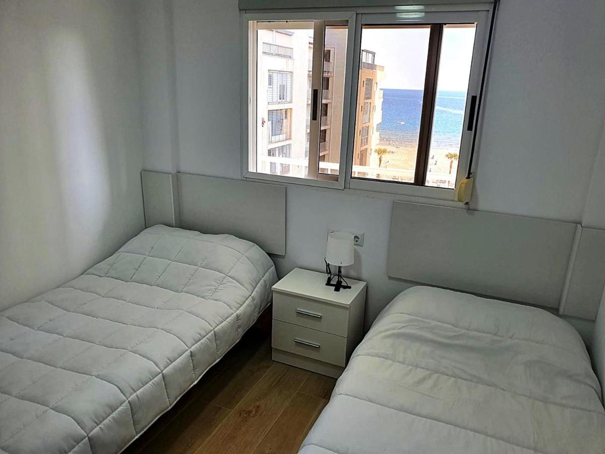 First Line Apartment With 3 Bedrooms And Seaviews Benidorm Exteriör bild